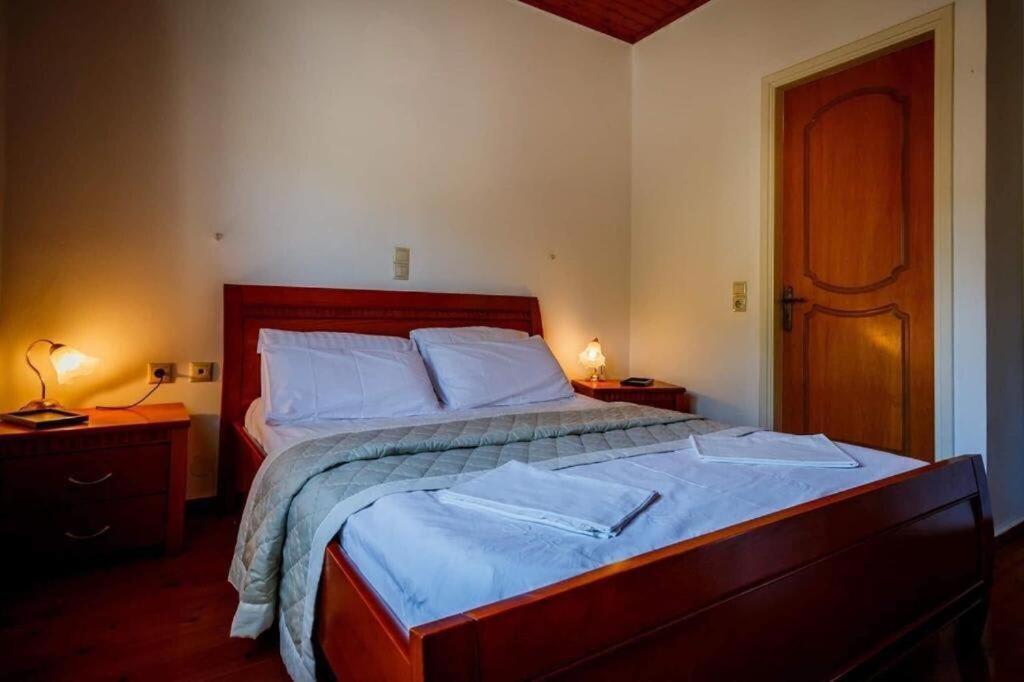 Keri Me Away - Argo'S Summer Poolside Retreats Villa Luaran gambar